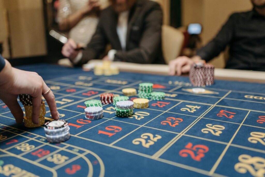 The Connection Between Gambling Culture and Hollywood Storytelling